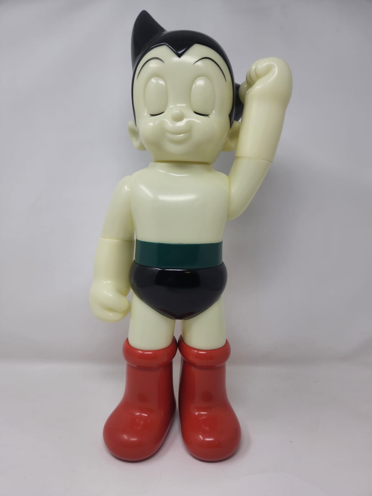 SECRET BASE — BIG SCALE 鉄腕アトム (ASTRO BOY) — GID Ver. — ©Tezuka Productions — Sofubi ~45cm — Made in Japan His