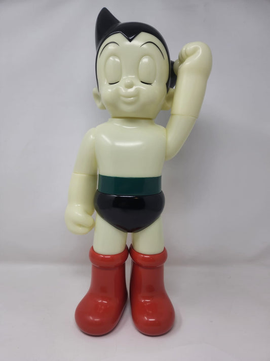 SECRET BASE — BIG SCALE 鉄腕アトム (ASTRO BOY) — GID Ver. — ©Tezuka Productions — Sofubi ~45cm — Made in Japan His