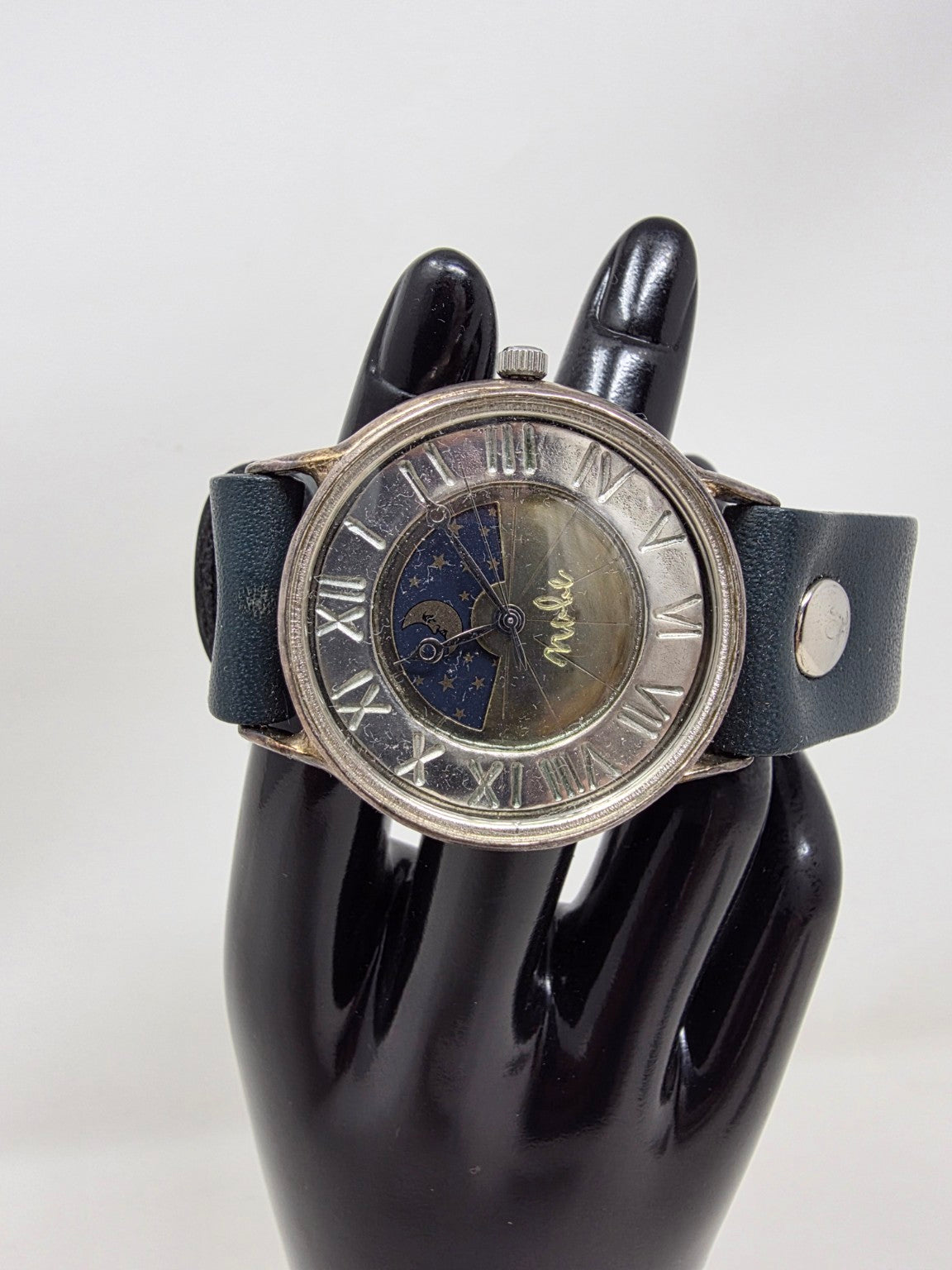 Tsukikage (月影) – “La Sombra de la Luna”  Reloj artesanal japonés contemporáneo