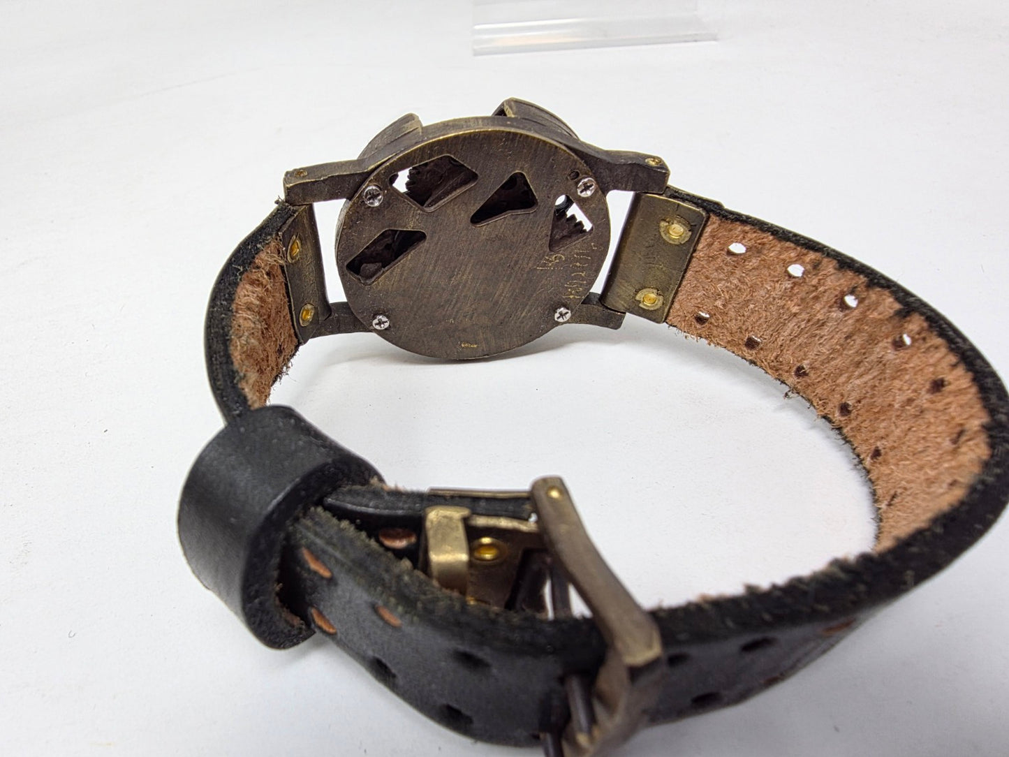 Tetsu no Kokyū (鉄の呼吸) – “El Aliento del Hierro”  Reloj artesanal japonés contemporáneo