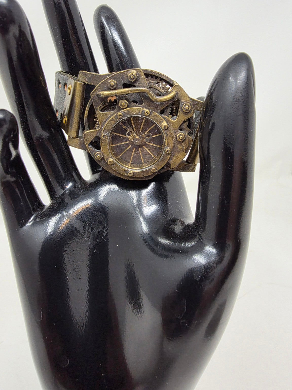 Tetsu no Kokyū (鉄の呼吸) – “El Aliento del Hierro”  Reloj artesanal japonés contemporáneo