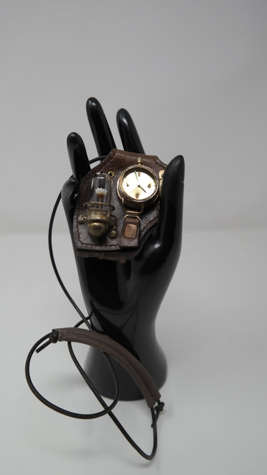 RELOJ ARTESANAL JAPONÉS: "LA FLOR QUE APRENDIÓ A ESPERAR"