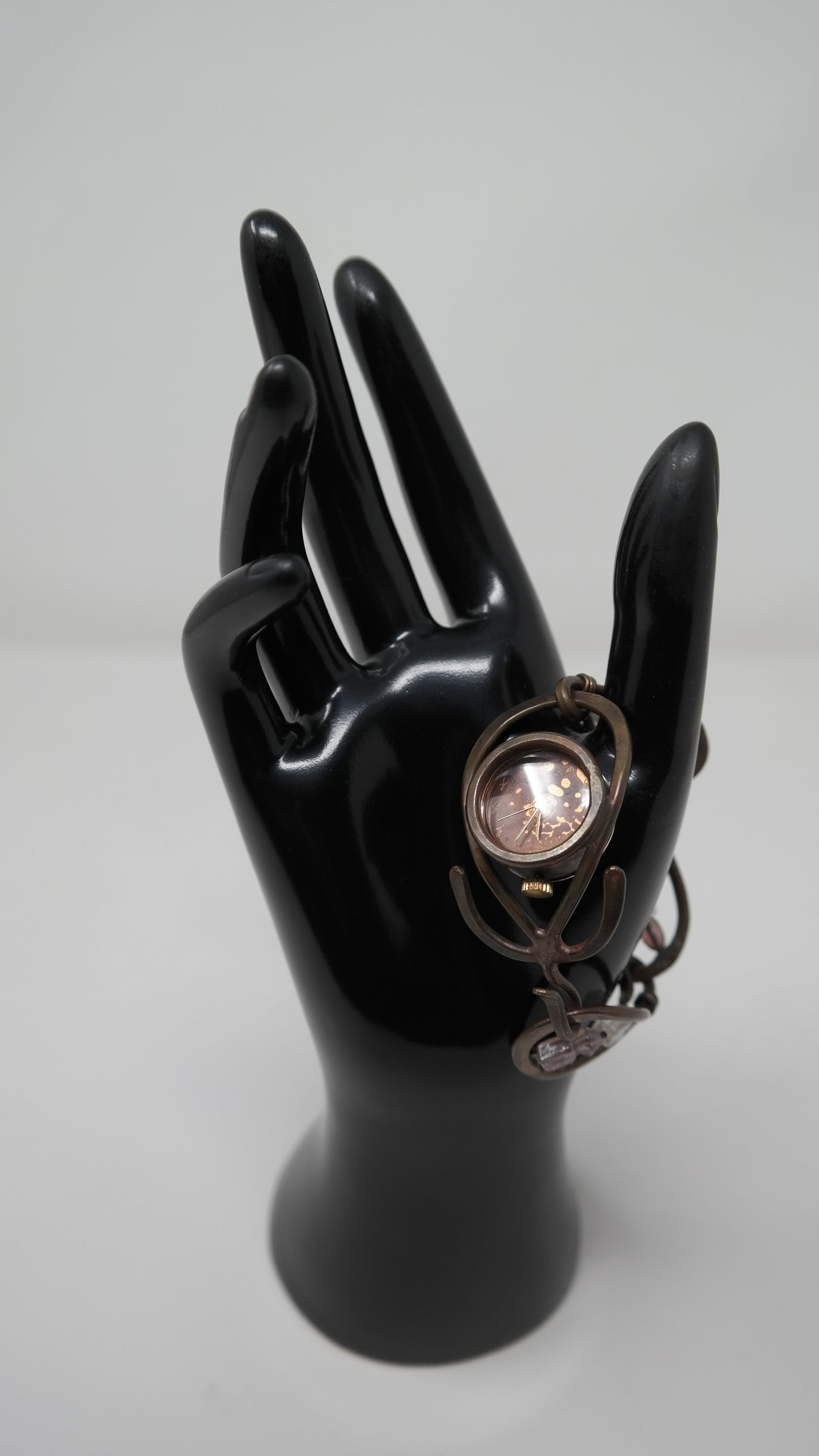 RELOJ ARTESANAL JAPONÉS: "EL ORÁCULO DE LAS HORAS PERDIDAS"